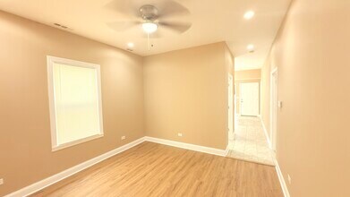 9738 S Ave L in Chicago, IL - Building Photo - Building Photo