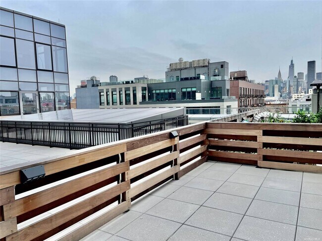 3 Ct Square W-Unit -504 in Queens, NY - Building Photo - Building Photo