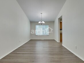 18606 112th Ave E in Puyallup, WA - Foto de edificio - Building Photo