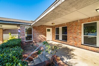 4304 SW Loop 820-Unit -4306 in Fort Worth, TX - Building Photo - Building Photo