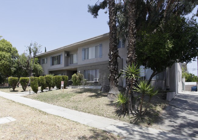 Colfax Manor in North Hollywood, CA - Building Photo - Building Photo