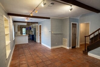 202 Hardy St in Bacliff, TX - Building Photo - Building Photo