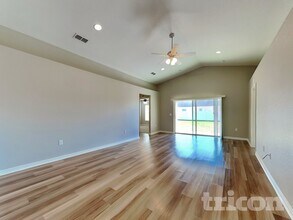 77 Lake Ring Dr in Winter Haven, FL - Foto de edificio - Building Photo