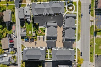 Bloom Street Townhomes in Highland Park, IL - Building Photo - Building Photo