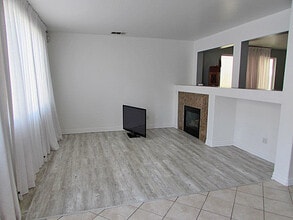 320 Camino De La Luna in Perris, CA - Building Photo - Building Photo