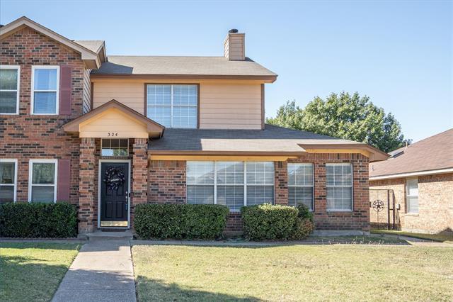 324 Nita Ln in Euless, TX - Building Photo