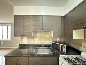 1515 W Morse Ave in Chicago, IL - Building Photo - Building Photo