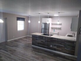 311 Chatham O in West Palm Beach, FL - Building Photo