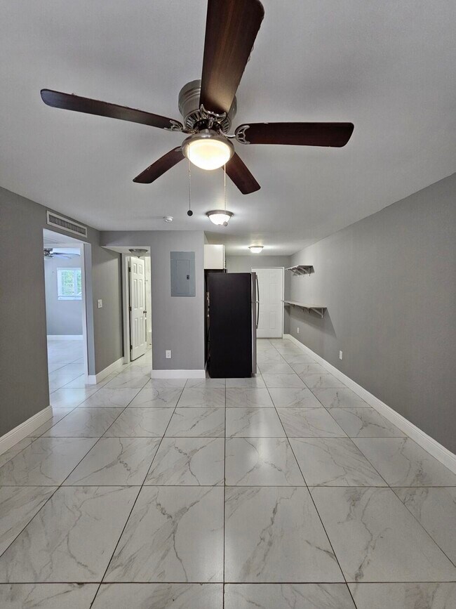 933 W 7th St in Riviera Beach, FL - Building Photo - Building Photo