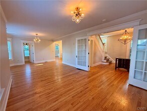 11 Sanger Ave in New Hartford, NY - Building Photo - Building Photo