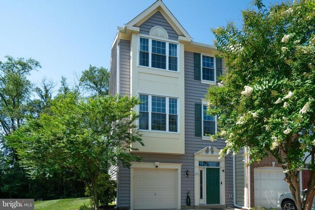 property at 955 Herons Run Ln