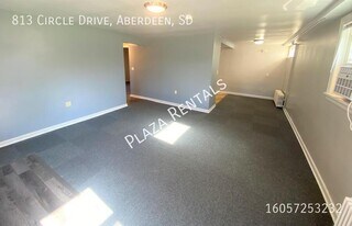 1101 N 1st St in Aberdeen, SD - Building Photo