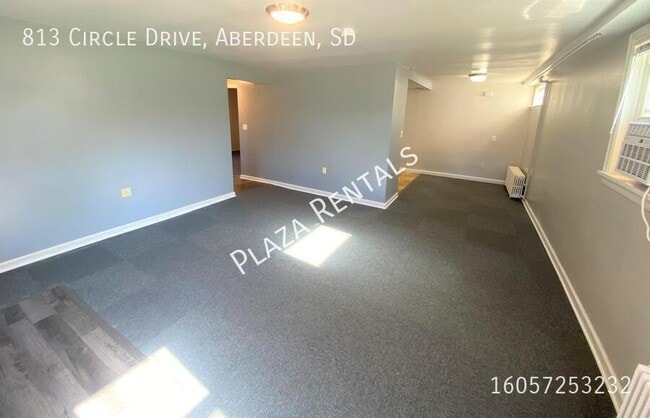 property at 1101 N 1st St