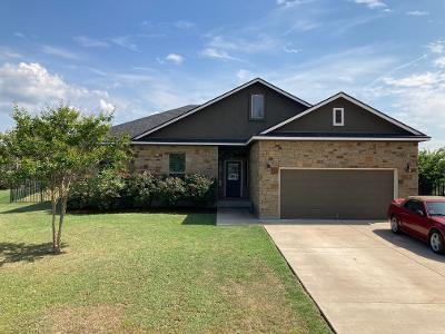 105 Fairway Ct in Bastrop, TX - Building Photo - Building Photo