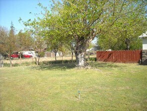 6832 E Harvey Ave in Fresno, CA - Building Photo - Building Photo