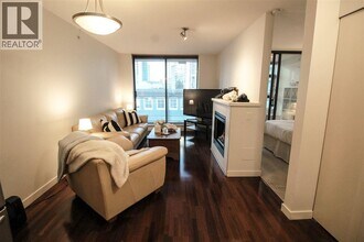 538 Smithe St in Vancouver, BC - Building Photo - Building Photo