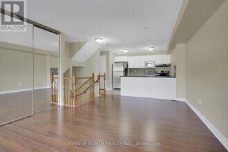 772 Chapman Mills Dr in Ottawa, ON - Building Photo - Building Photo