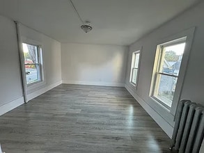 164 Myrtle Ave, Unit 2 in Fitchburg, MA - Building Photo - Building Photo