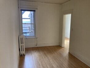 1810 Jefferson St, Unit B in Duluth, MN - Building Photo - Building Photo