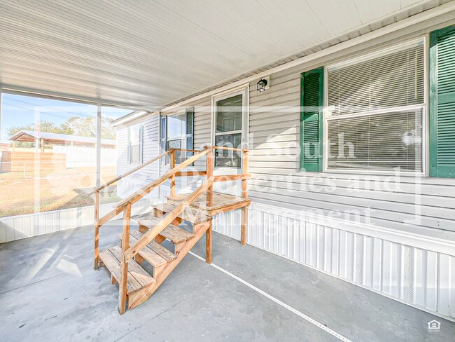 8916 Beverly Hills Rd in Lakeland, FL - Building Photo - Building Photo