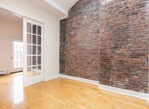 AVENUE B in New York, NY - Building Photo - Building Photo