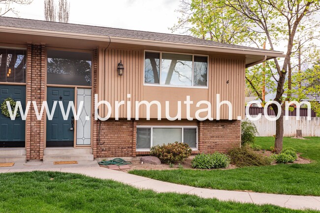 property at 1968 Lincoln Ln