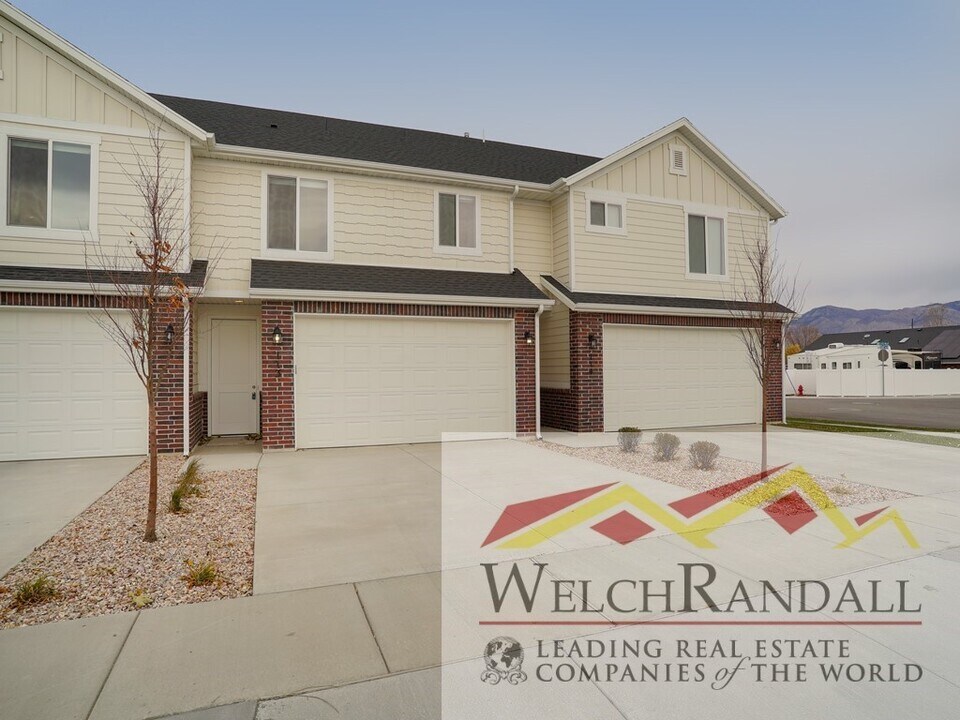 2260 W 2625 S in West Haven, UT - Building Photo