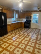 34 Avenue A, Unit 2nd floor in Inwood, NY - Building Photo - Building Photo