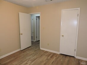 5099 Yacht Harbor Cir in Pensacola, FL - Building Photo - Building Photo