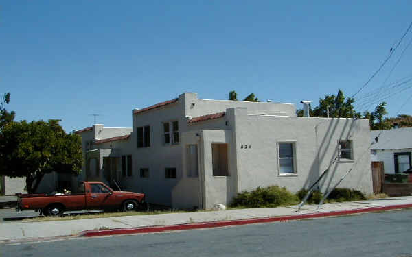 624 W 14th St in Antioch, CA - Foto de edificio - Building Photo