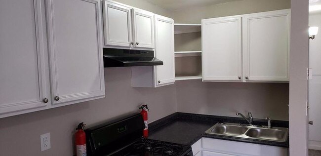 804 Sunset Rd in Colorado Springs, CO - Building Photo - Building Photo