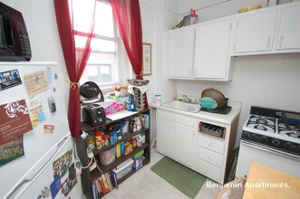 1340A Commonwealth Ave, Unit 33 in Boston, MA - Building Photo - Building Photo