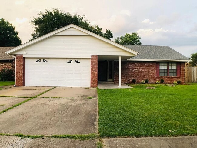 property at 1901 N Desert Palm Ave