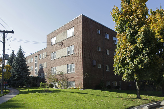 Treetops in Toronto, ON - Building Photo - Building Photo