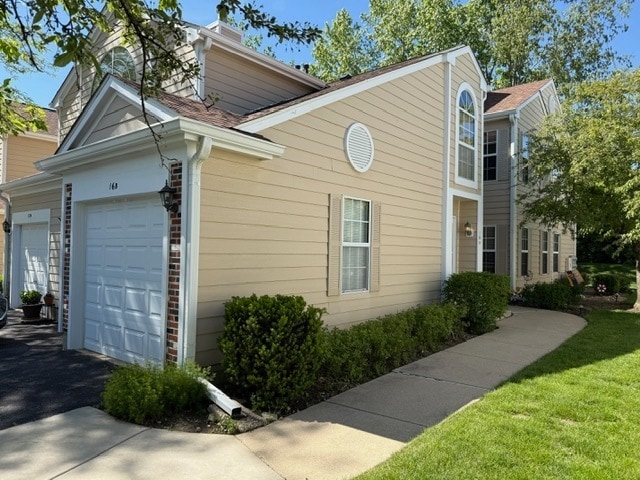 16 Tyler Ct in Streamwood, IL - Building Photo - Building Photo