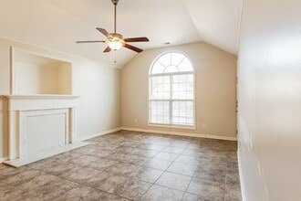 210 Village Dr in Calera, AL - Building Photo - Building Photo