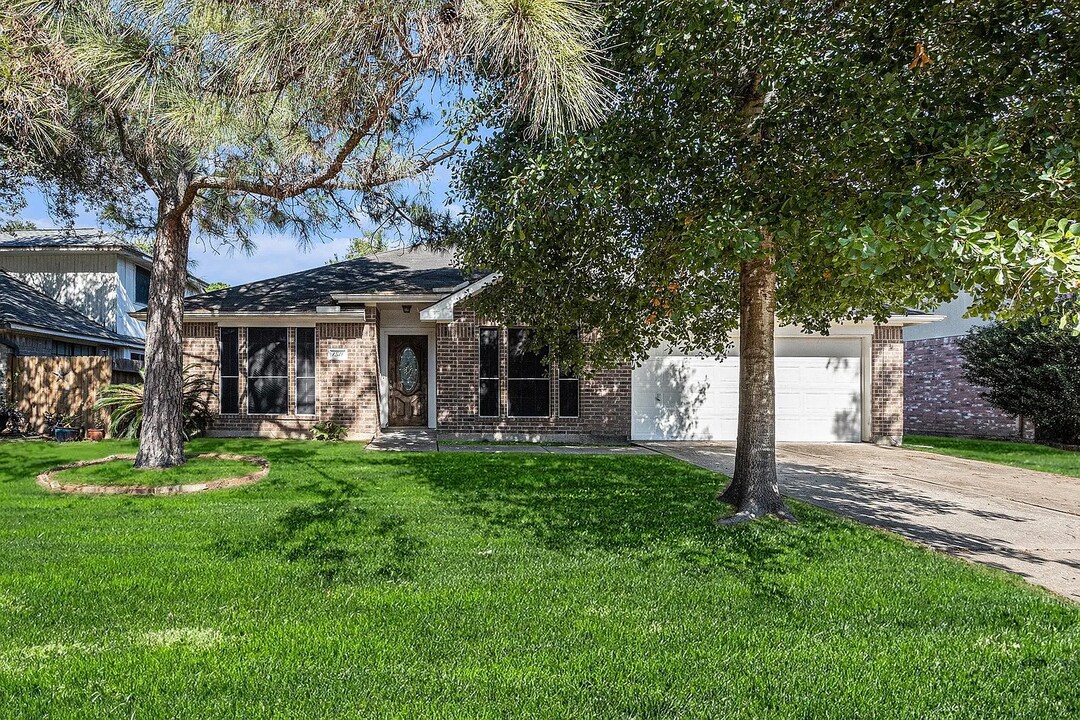 1311 Hidden Canyon Rd in Katy, TX - Building Photo