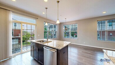 1255 Danforth Ct in Vernon Hills, IL - Building Photo - Building Photo