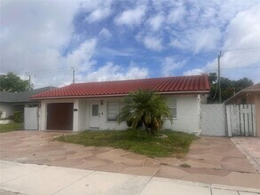 1741 NE 39th St in Pompano Beach, FL - Building Photo - Building Photo