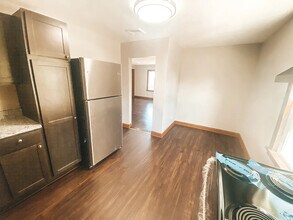 110 W Main St in Dalton, OH - Building Photo - Building Photo