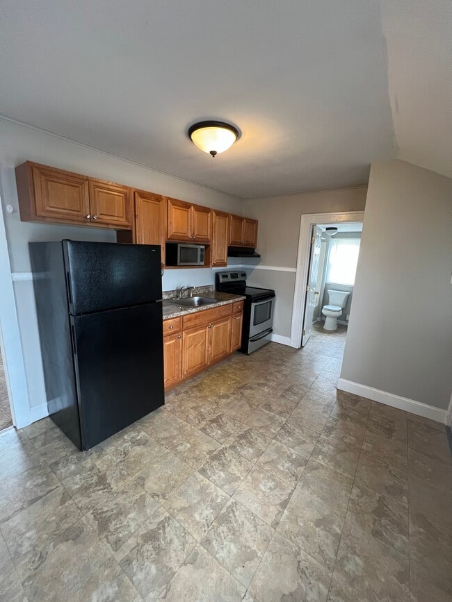 1020 McAlpine St, Unit 2nd Floor in Avoca, PA - Building Photo - Building Photo