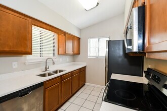 8257 Knotts Landing Dr N in Jacksonville, FL - Building Photo - Building Photo