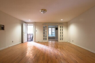 204 E 76th St in New York, NY - Building Photo - Interior Photo