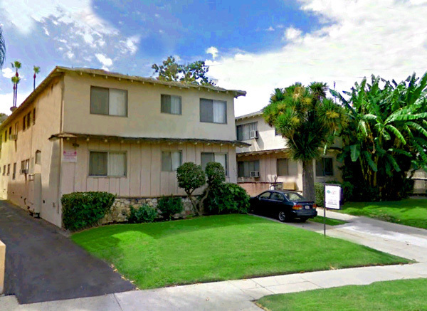 14304 Dickens St in Sherman Oaks, CA - Foto de edificio