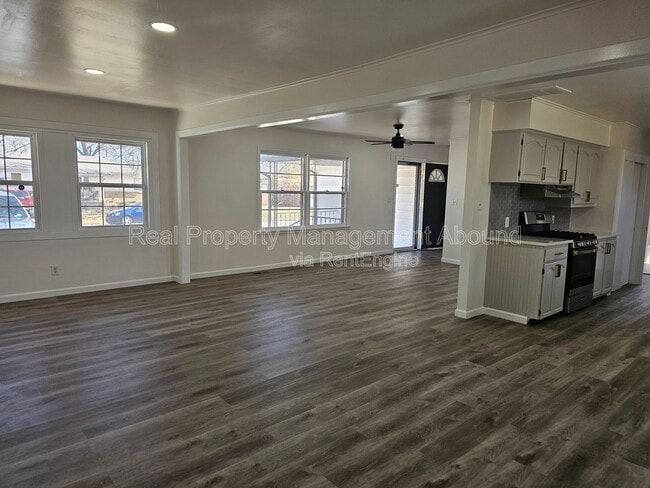 1030 N Hickory Ave in Broken Arrow, OK - Building Photo - Building Photo