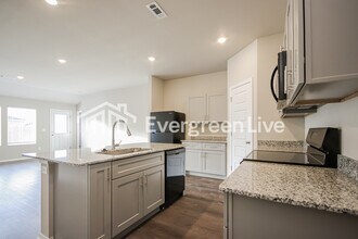 6615 NW Kathleen St in Bentonville, AR - Building Photo - Building Photo