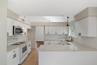 4807 Shadowdale Dr in Houston, TX - Building Photo - Building Photo