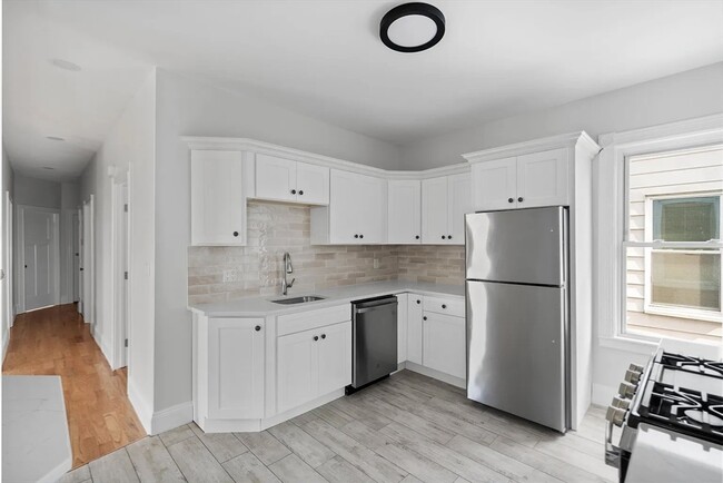 67 Romsey St, Unit 3 in Boston, MA - Building Photo - Building Photo
