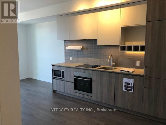 property at 950-1950 Portage Pkwy