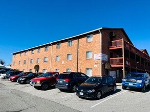 1011 Grove Ave in Radford, VA - Building Photo - Building Photo